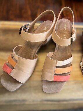 Toms- Chunky sandals